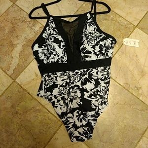 Black and White time and Tru one piece 16W-18W